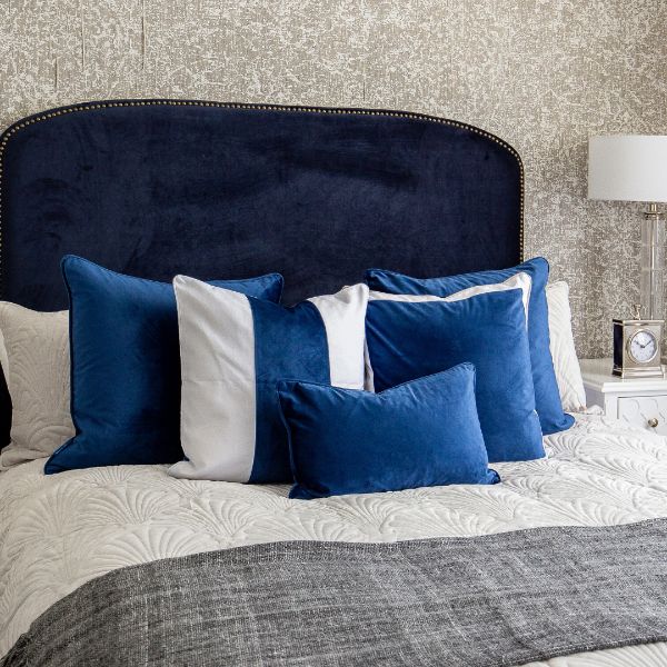 AGERY Dark Blue Velvet Cushion Cover 50 cm by 50 cm | Mirage Haven  | Mirage Haven