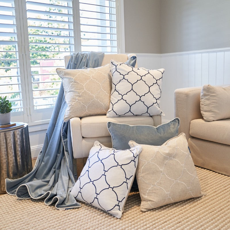 QUINNS Dark Blue and White Hampton Link Cushion | Mirage Haven 